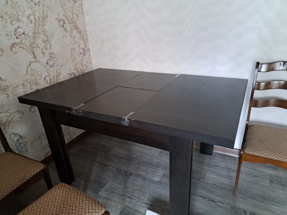 Мебель в дом  шкаф и стол