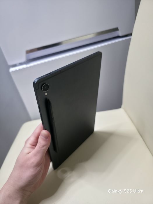 Samsung Galaxy Tab S9 128GB (Lovită, touch-ul funcționează parțial)