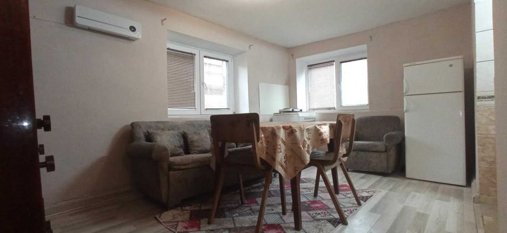 Дава се под наем Двустаен апартамент в Пловдив, Център - 50 кв.м за 204 € - Снимка #1