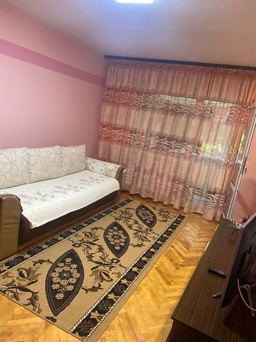 Inchiriez apartament