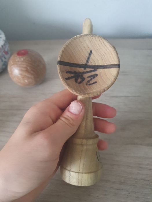 Vând kendama setup
