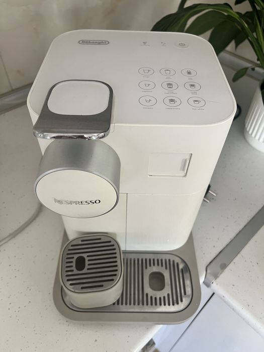 DeLonghi Nespresso Coffee machine