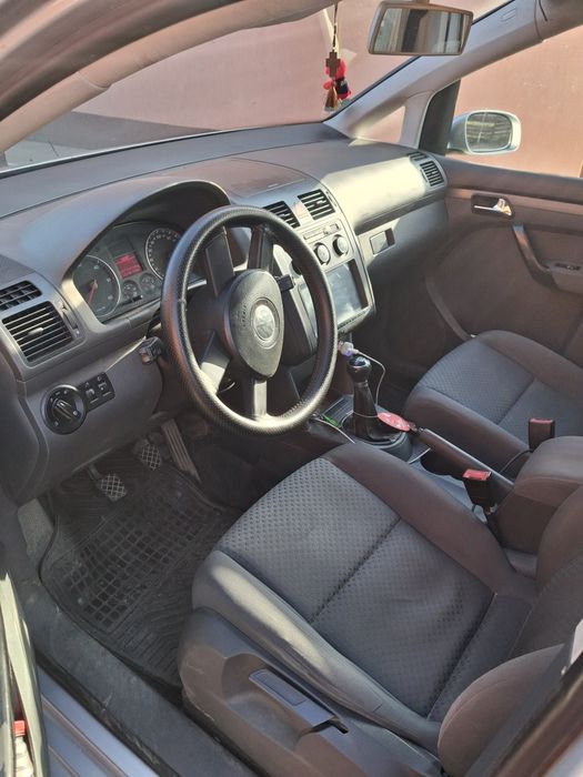 Vând turan 1.9 tdi 105cp 7 locuri