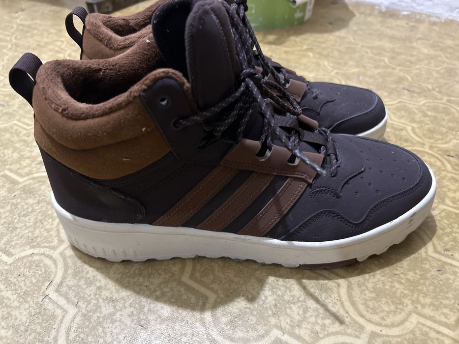 Оригиналл носил 1раз  размер 42,5