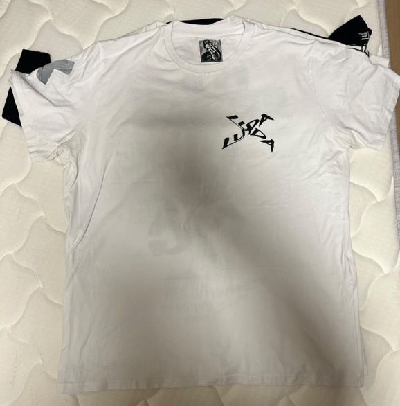 Рядки модели тениски Luda