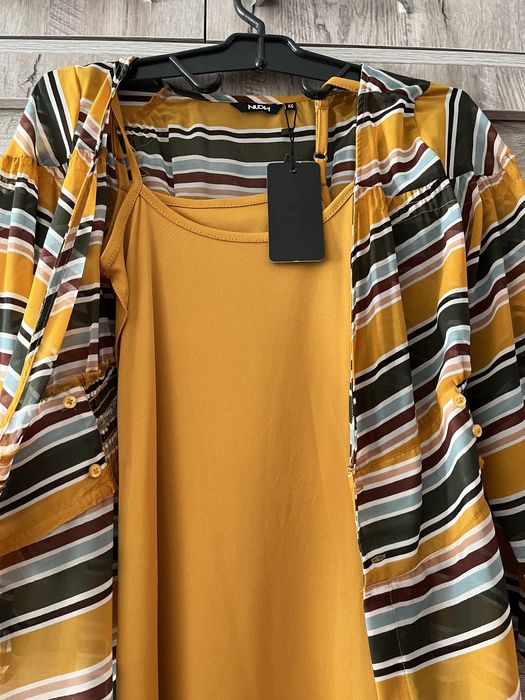Желтое платье в полоску