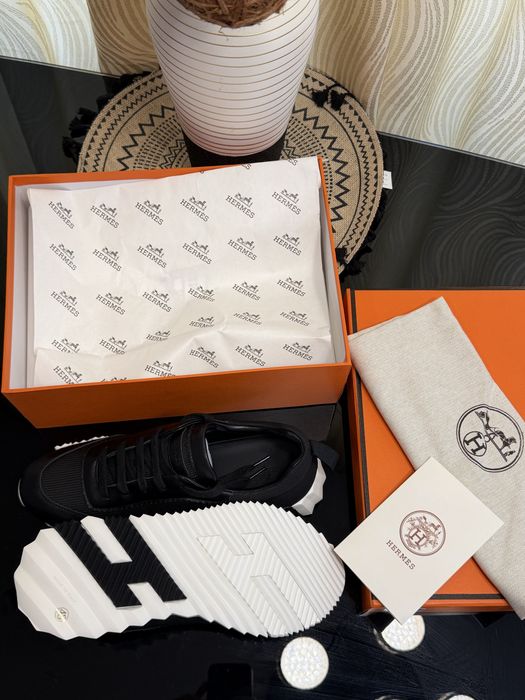 ADIDAȘI HERMES – Calitate premium