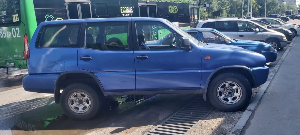Продам авто ниссан терано