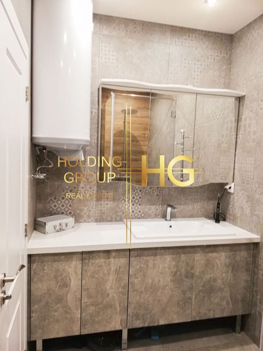 Продава се Тристаен апартамент в Варна, Изгрев - 142 кв.м за 2113 €/кв.м - Снимка #5