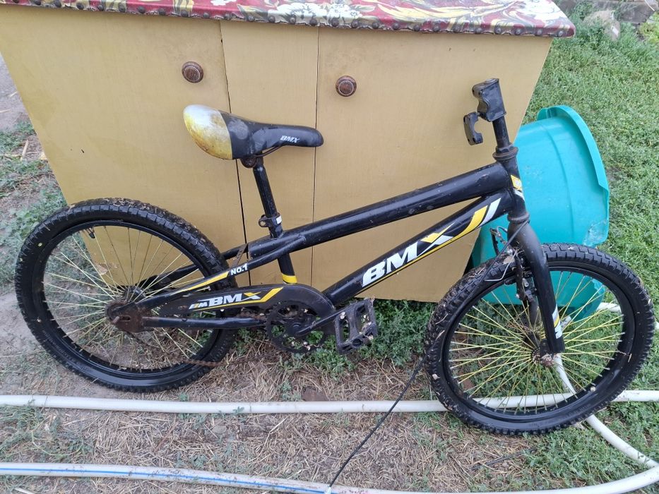 Велосипед BMX черный свет
