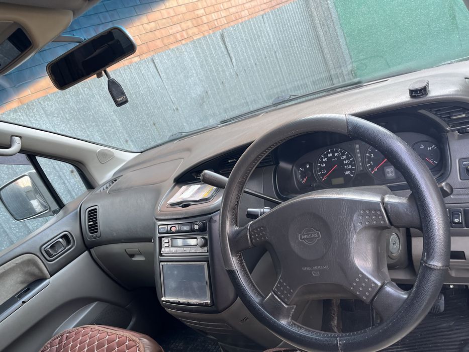 Продам минивэн Nissan Elgrand E50