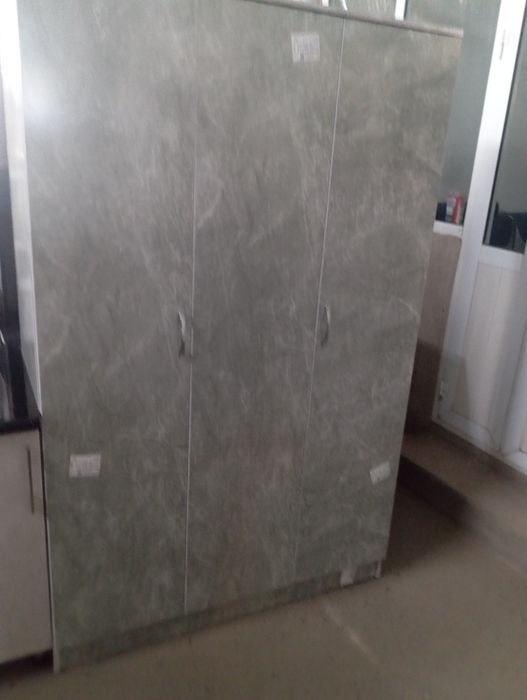 Продаётся шкаф новая