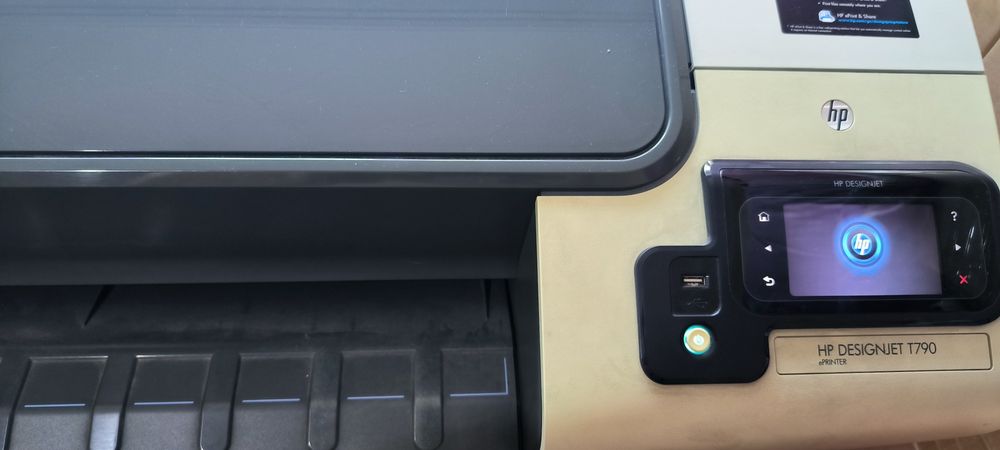 Продам плоттер hp