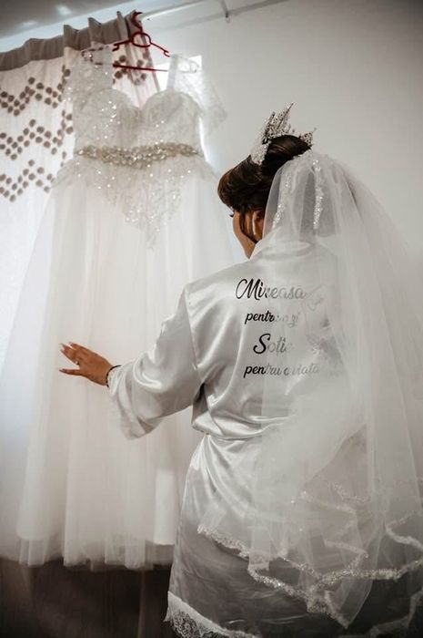 Vand rochie de mireasa
