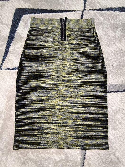 Yubka kofta bilan qoshib beriladi