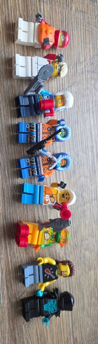 Vand Lego Speed 75889 Garajul Suprem Ferrari, Lot LEGO City 60033, 60032, 60192, 60254, 60294 LOT seturi LEGO City 60153 și 60063