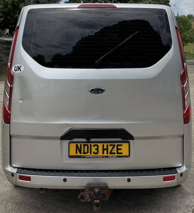 Ford Tourneo Custom 300 - 2013 - 2.2 Diesel - Euro 5 - Manual 6+1 Trepte - 155 Cai Putere - 9 Locuro - Piele - Clima - Cui remorcare - Perdelute -