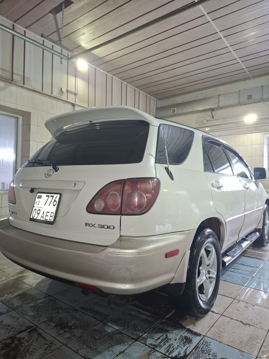 Продам хорошую машину