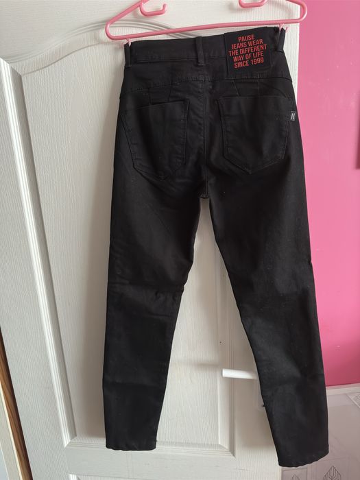 Дънки на Pause Jeans