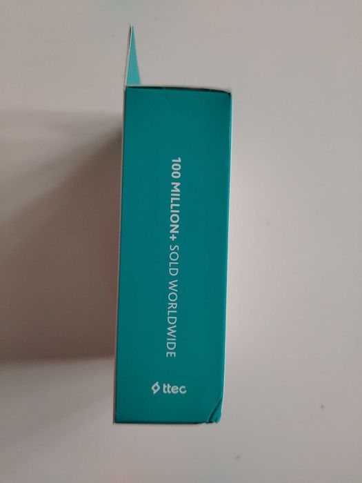 Продавам чисто нови Bluetooth слушалки ttec бели