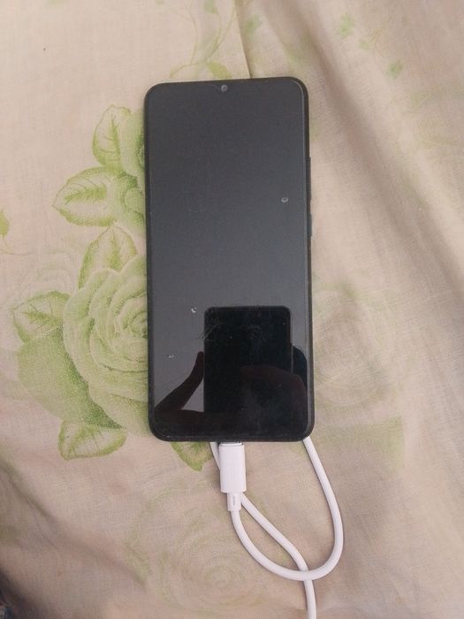 Продам oppo a15s б/ус царапинами на экране