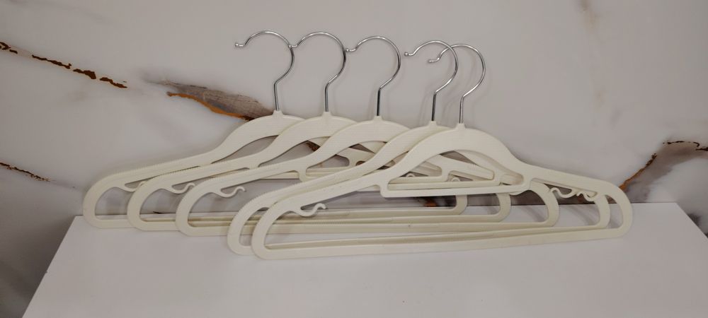 Продаю вешалки для одежды