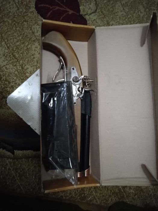 сувенир пистолет зажигалка