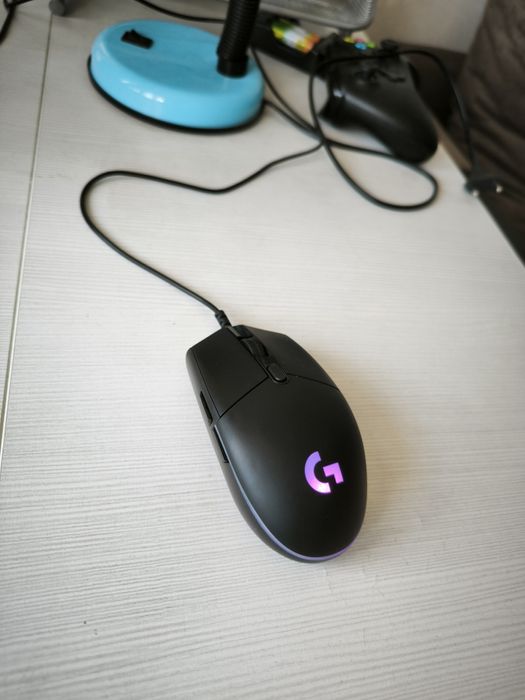 Продаю мышку loqitech g102 б/у