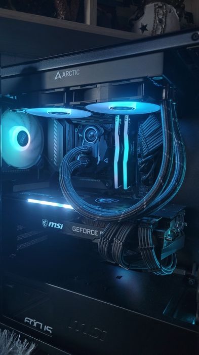 Gaming компютър + монитор