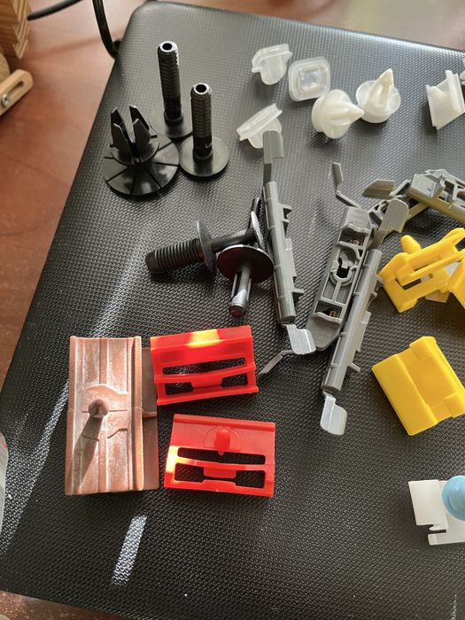 Клипсы и пистоны бмв е34,32,е60,Х5,и тд