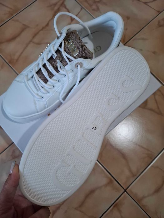 Дамски обувки Guess