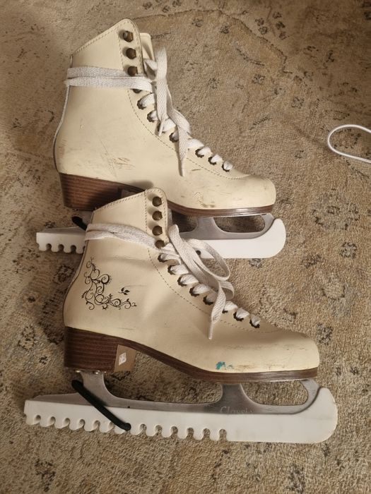 Коньки  фигурные  р-р 39