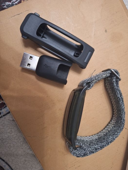 Умные часы, браслет Huawei Band 4e. Смарт часы