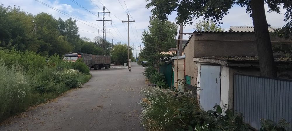 Продаю отдельно стоящий дом в городе