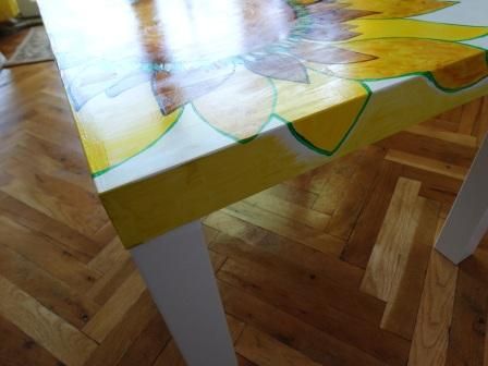 Hand made рисувана помощна маса IKEA