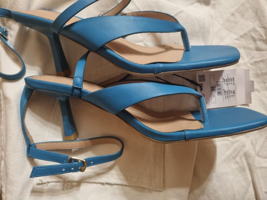 Sandale albastre
