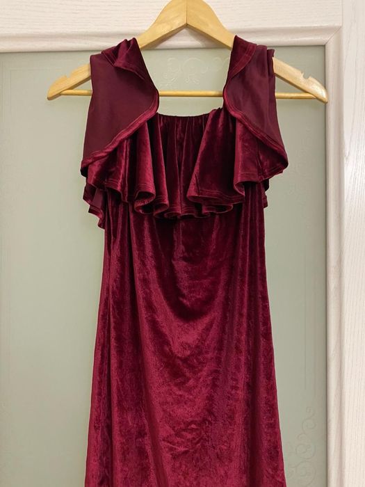 Продам новое платье для девушек