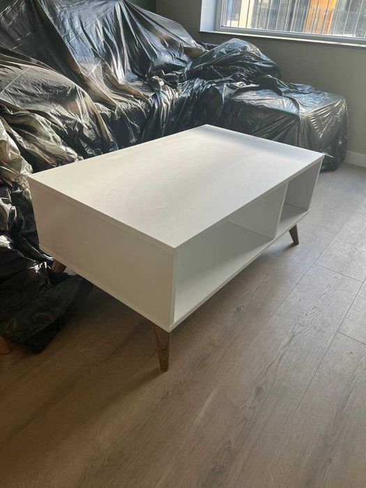 Трапезна маса за кафе холна дървена модерна НОВА