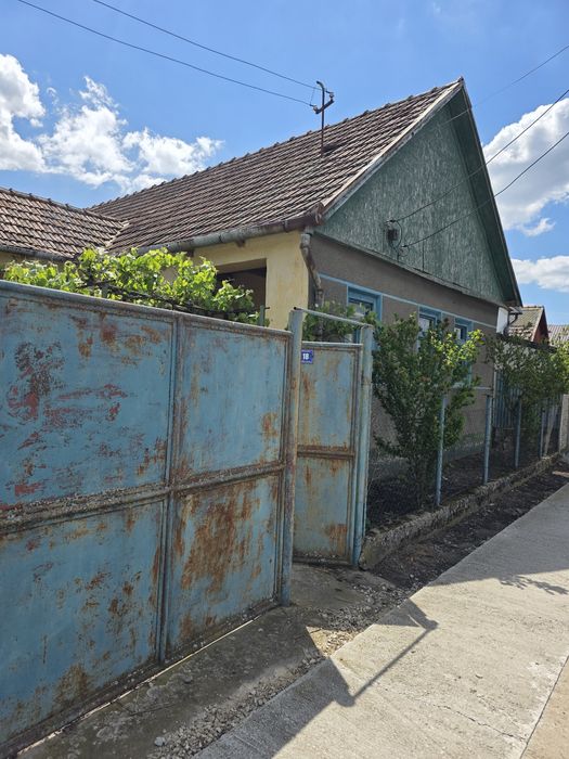 Casă de vânzare la țară