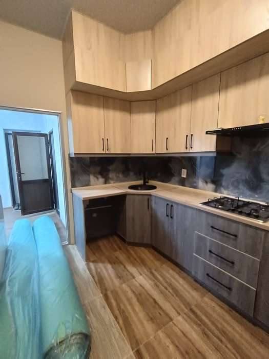 Qulay lakatsiyada joylashgan Xonsaroy 19kv 1/7/11 sotiladi