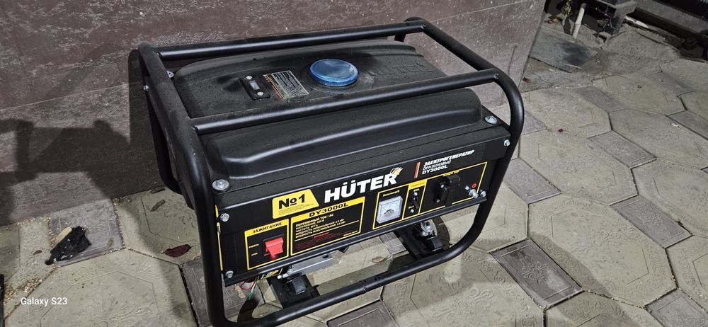 Генератор  бензиновая Huter DY3000L