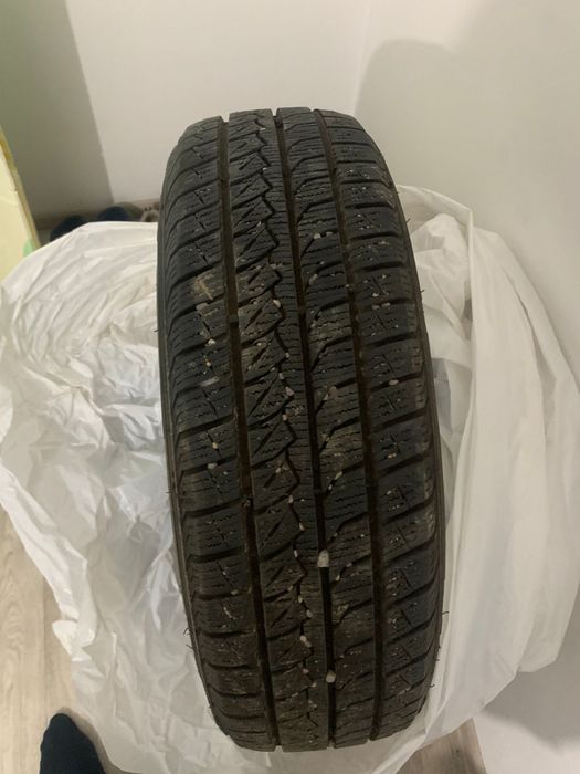 Зимние шины почти новые  R14