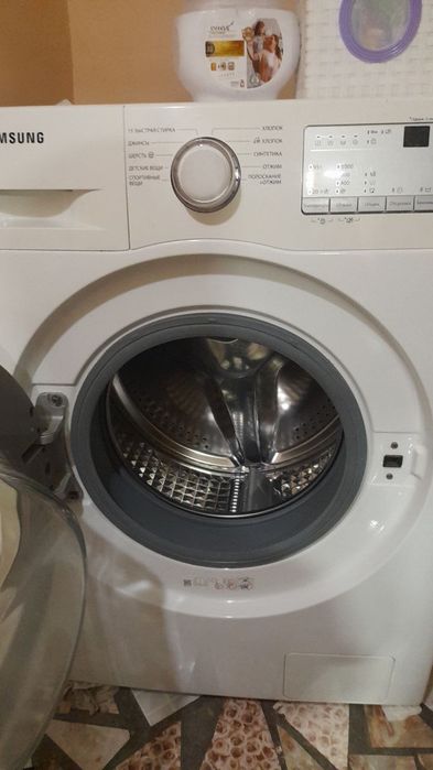 Kir moshina sotiladi