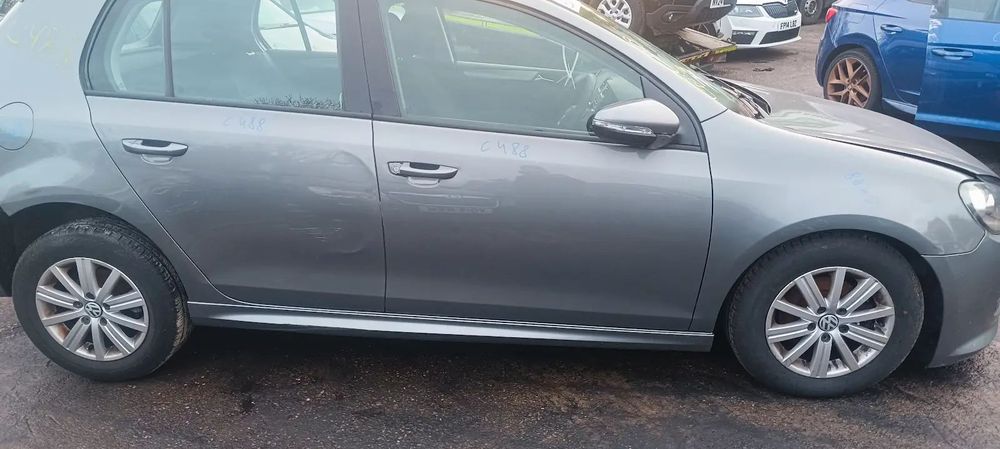 Dezmembrari / Dezmembrez Volkswagen Golf 6 (5K1) 1.6 TDI CAYC cutie viteze manuala cod culoare LA7T