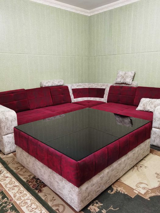 Стильный дизайнерский журнальный столик