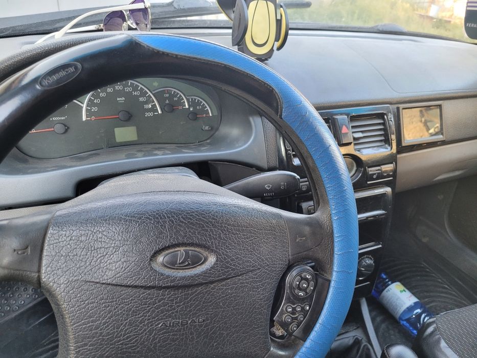 Продам автомобиль приора ВАЗ 2170