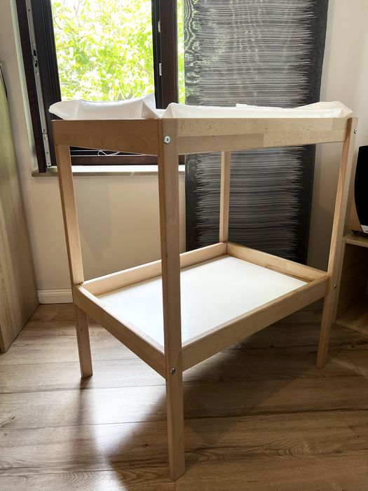 Masa de infasat + saltea Ikea