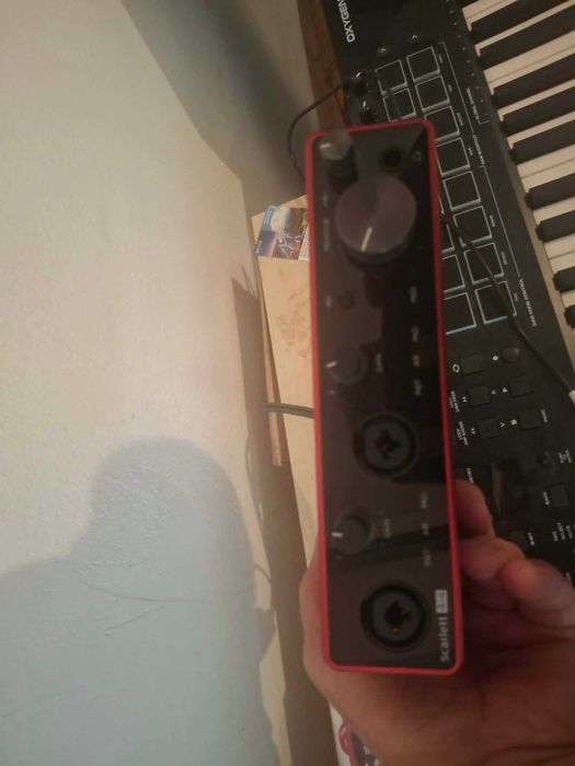 M-audio Oxygen pro 61 + audio cart Focusrite Scarlett 4i4