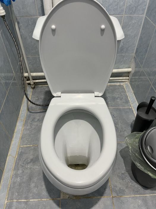 Продам унитаз и развина