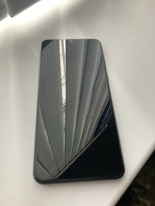 Самсунг А 04 обмен есть